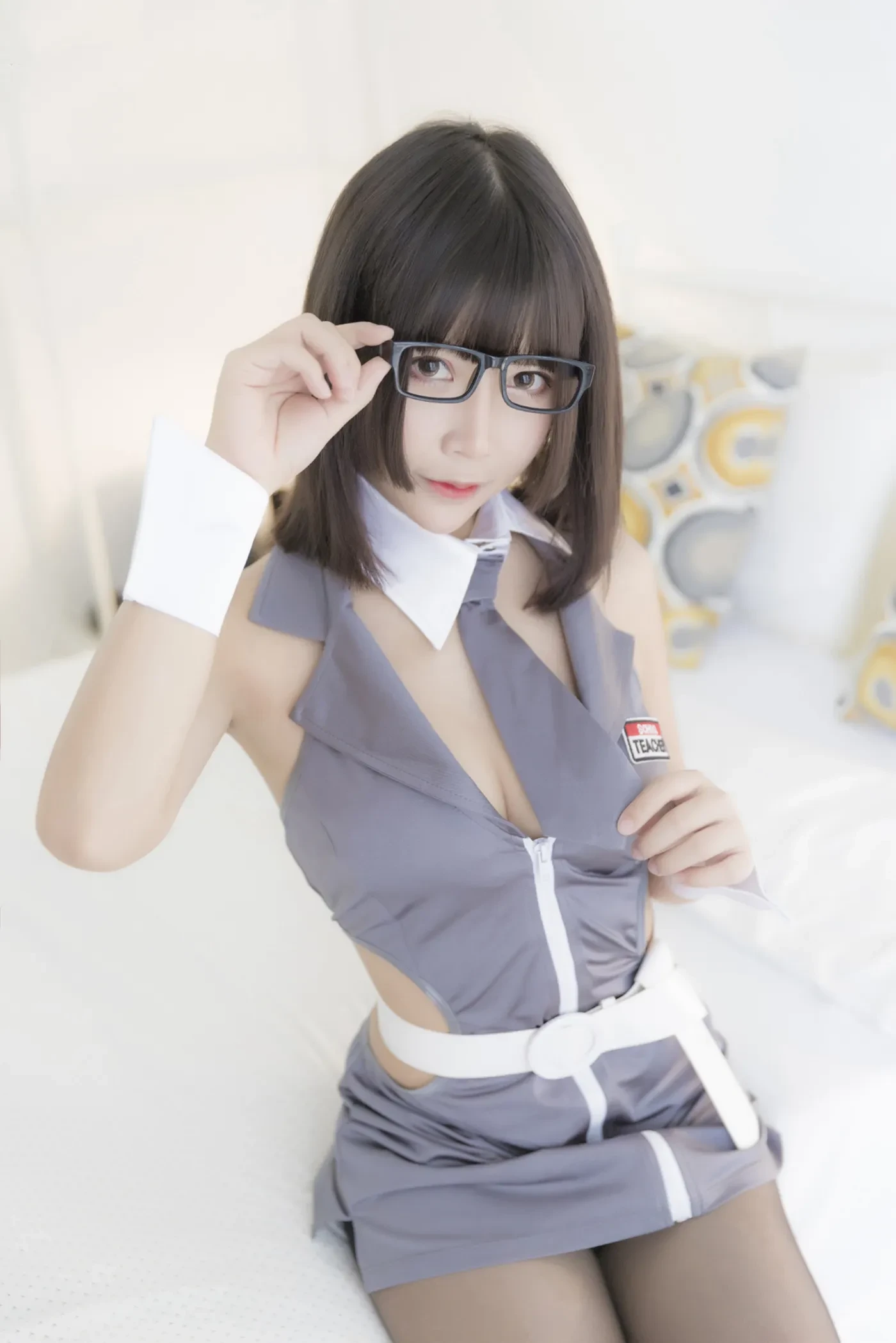 [风之领域] NO.122 情趣制服眼镜妹 写真集-秀女吧 XIUNVB.COM